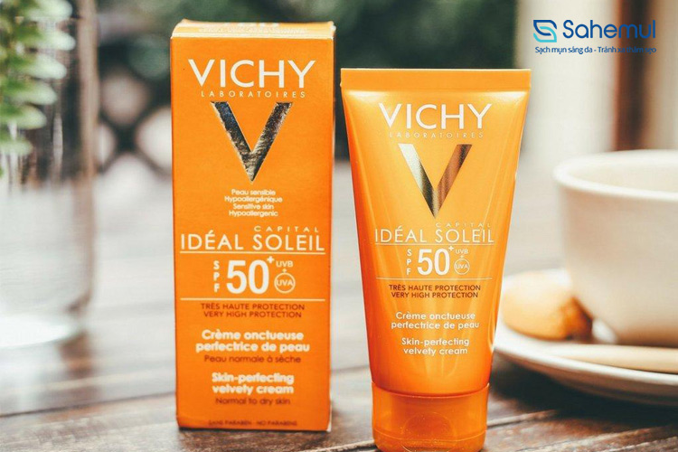 Vichy Ideal Soleil Mattifying Fluid Dry touch FPF50 1